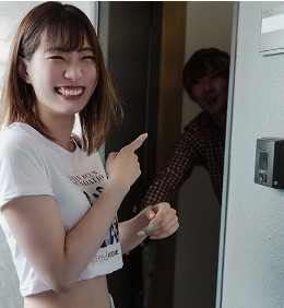 HMN-493 บุกบ้านแฟนคลับ จากตับชุดใหญ่ Akari Mitani