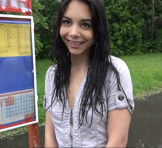 AVต่างชาติ Czech Streets Zoey Sugar หารายได้ระหว่างรอรถบัส